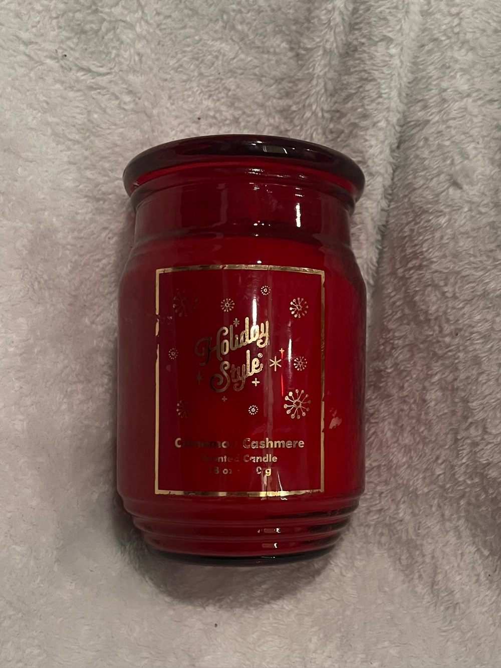 Holiday Style Red Cinnamon Cashmere Scented Jar Candle